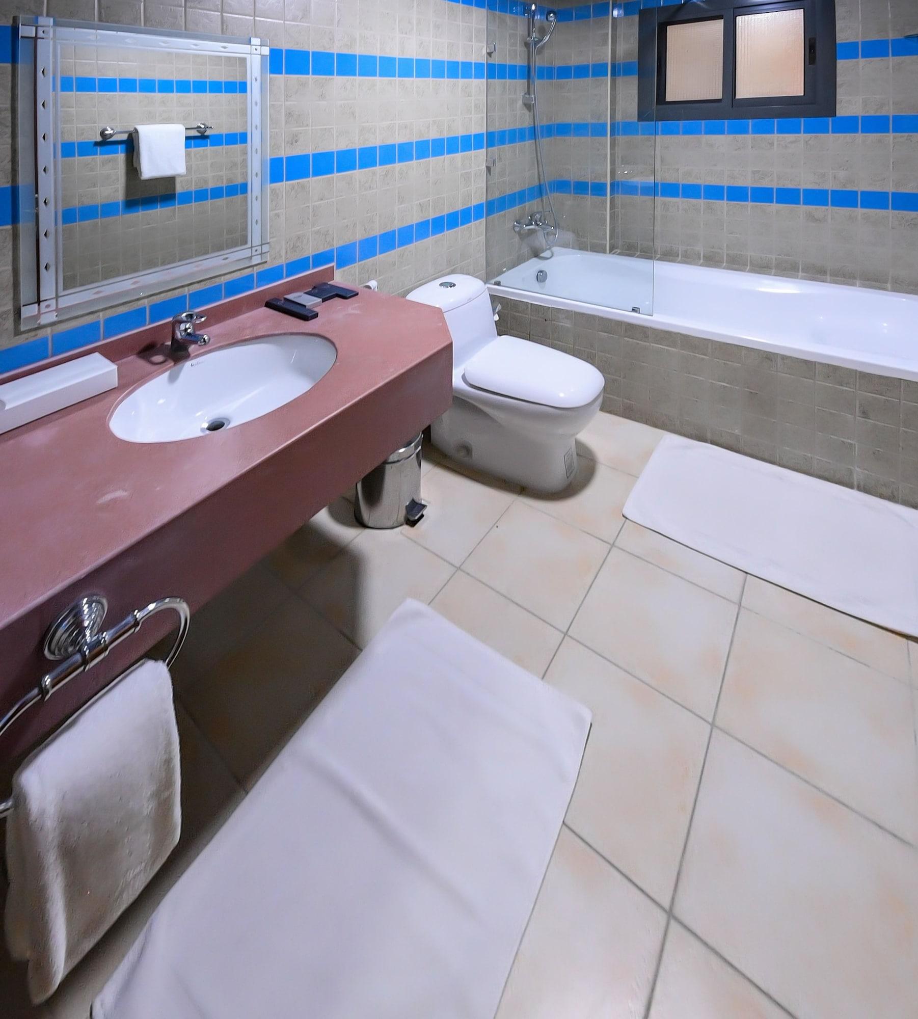 Sea Diamond Plaza Apartments Манама Экстерьер фото